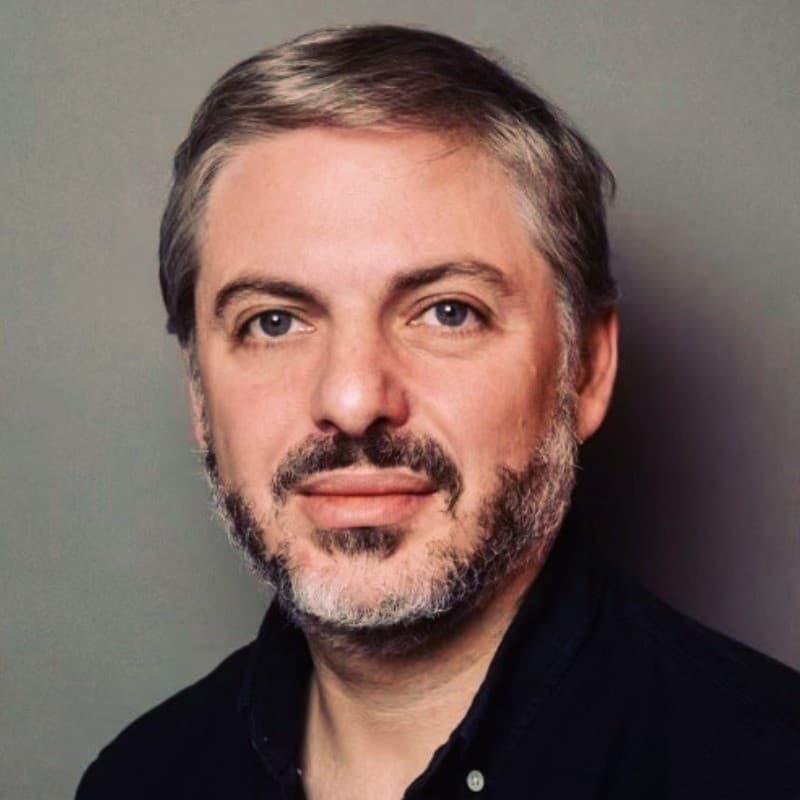 Daniel Simon headshot
